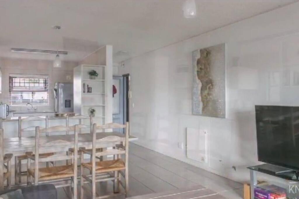 Waterfront Apartment Книсна Екстериор снимка